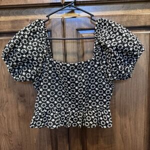Dee Elly Black‎ White Floral Puff Sleeve Peplum Blouse Size S